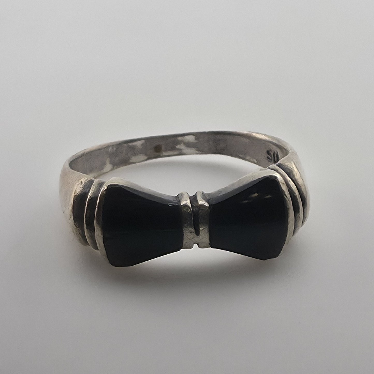 Vintage Sterling Silver Black Onyx Bow Tie Ring Size 7 Southwestern Style Cute