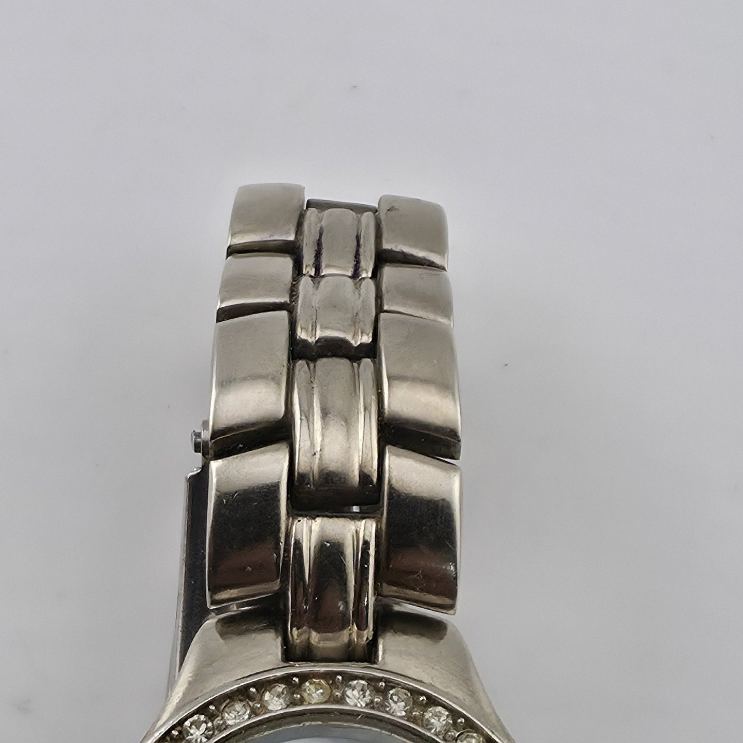 Movado Women’s Swiss Quartz Watch Blue MOP Dial Rhinestone Bezel New Battery