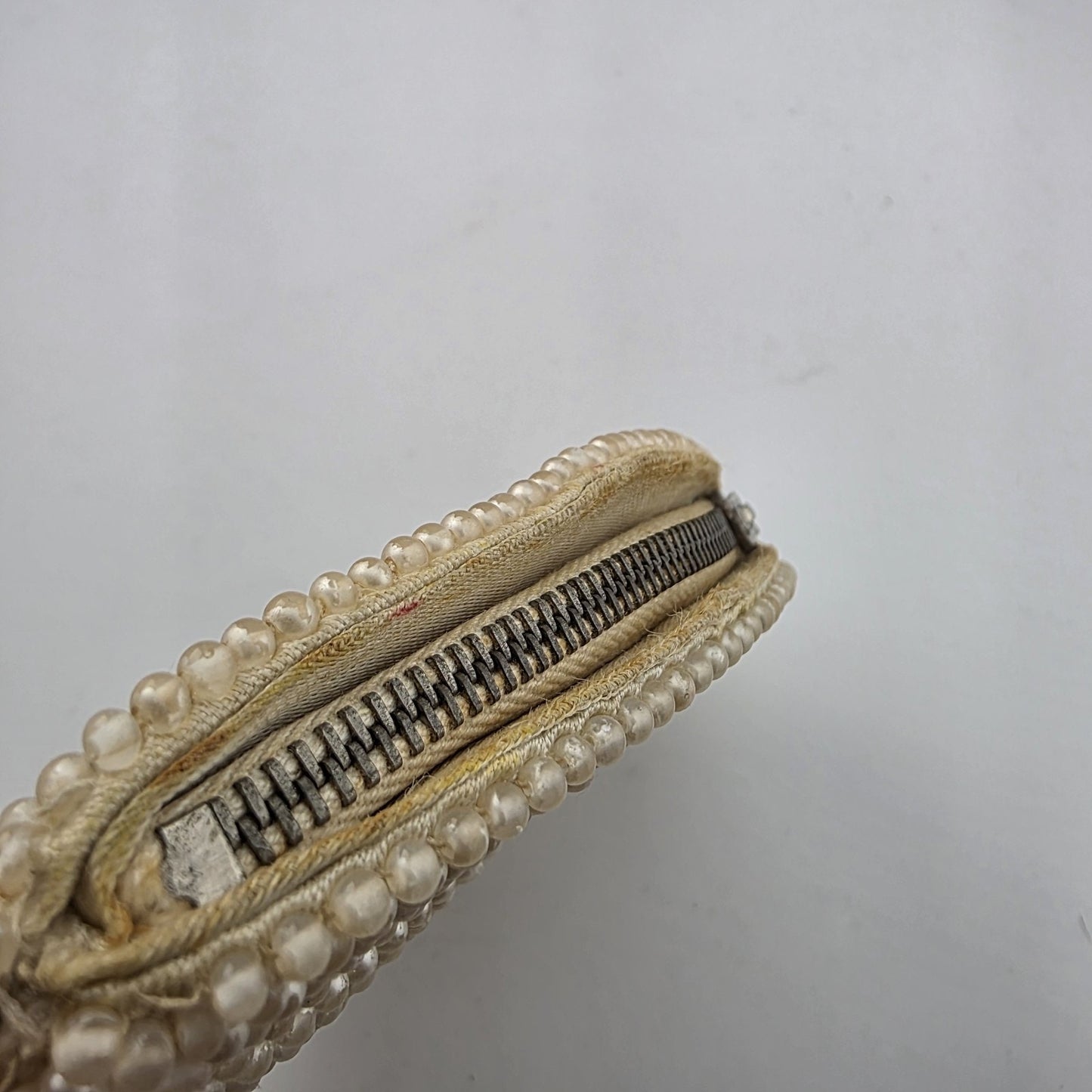 Vintage Faux Pearl Beaded Coin Purse Paris eiffel tower 1950s Bag Clutch 4x3