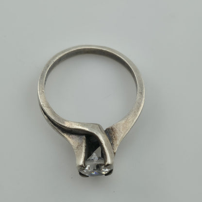 Sterling Silver Solitaire Ring CZ Stone Modernist Design Size 6.5 Vintage