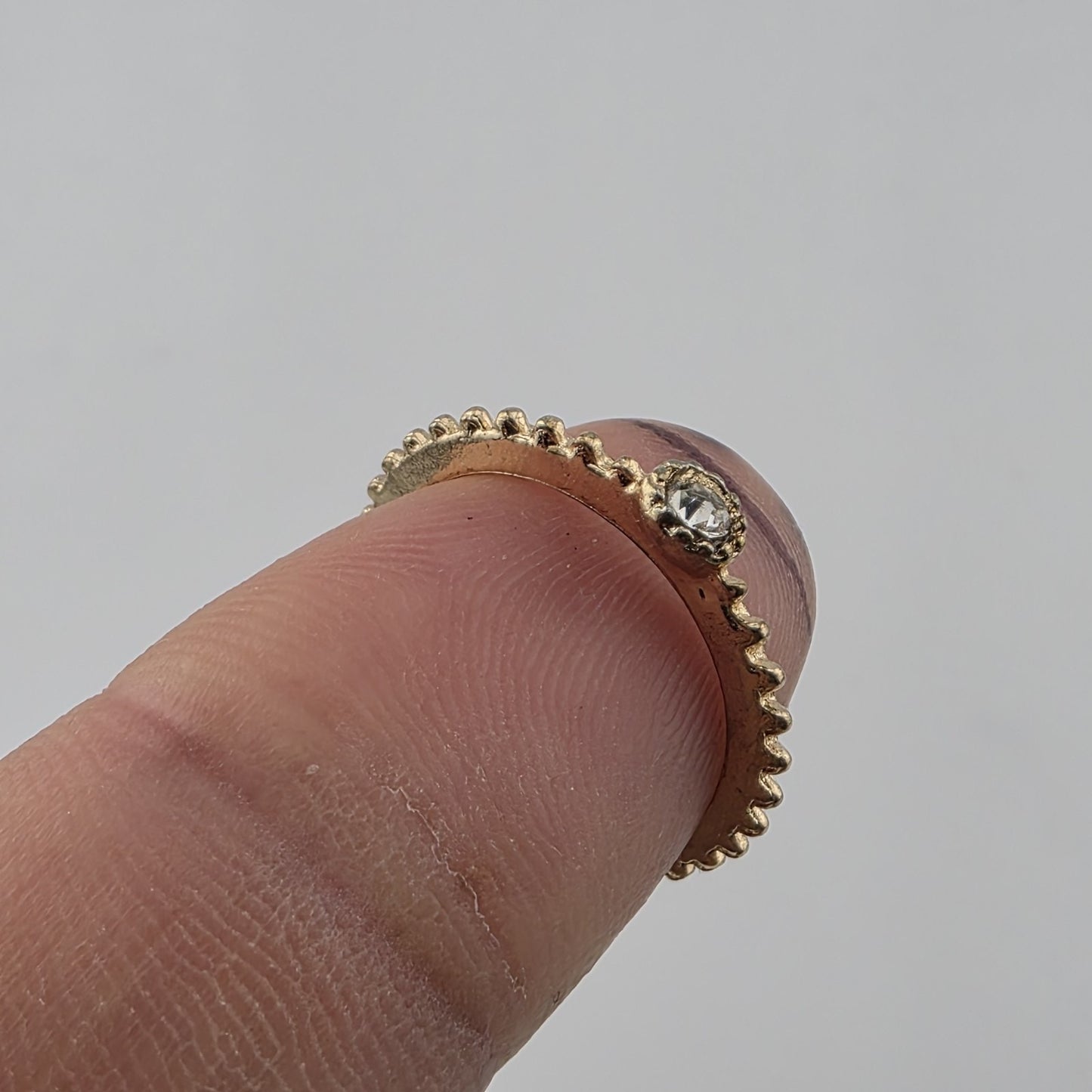 Ring Fashion Dainty Gold Tone Solitaire Clear Stone Textured Stackable Band 7.5