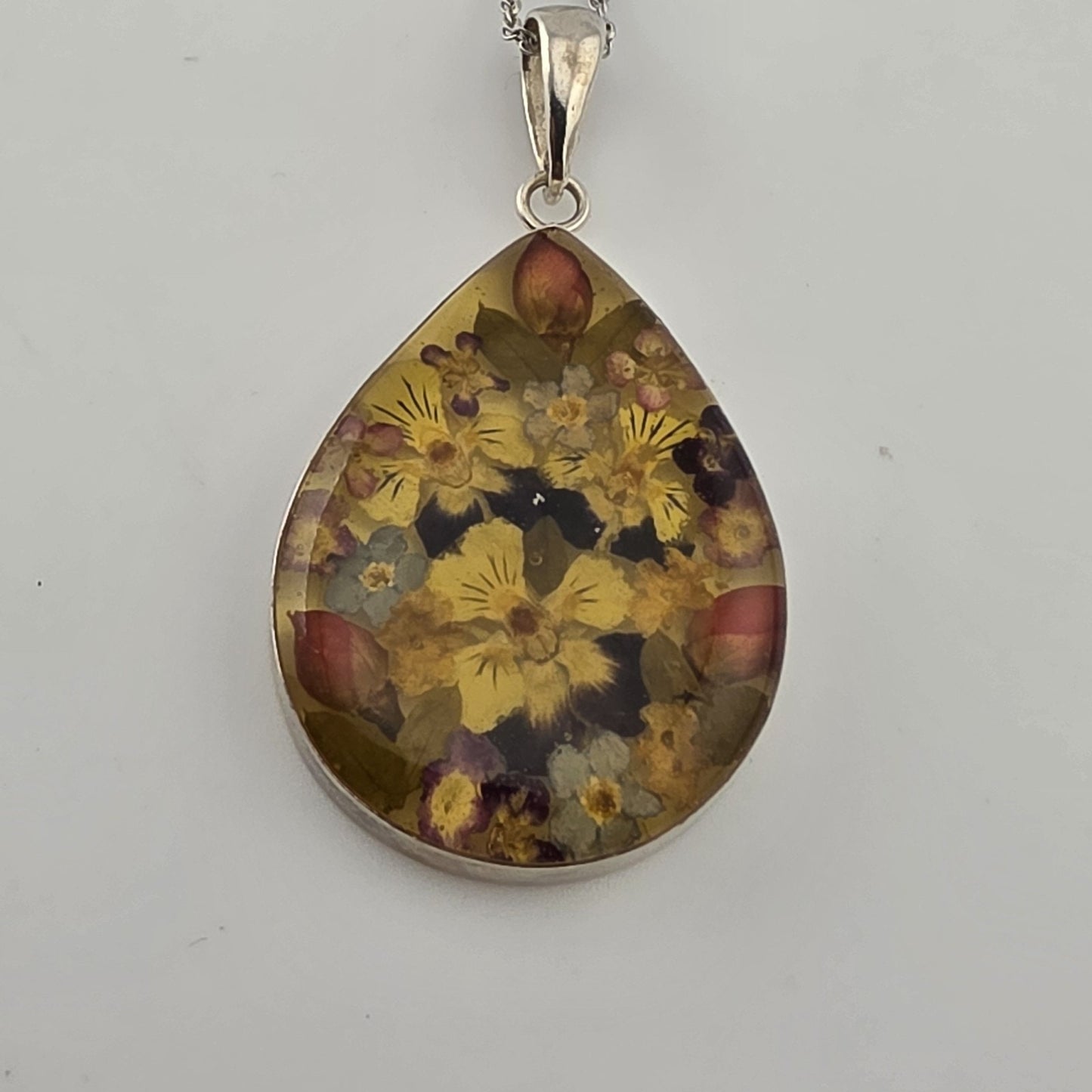 Vintage ATI Mexico 925 Sterling Silver Pressed Flower Resin Pendant Necklace 18