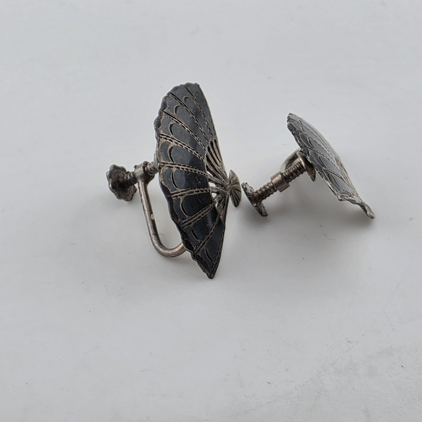 Vintage Siam Sterling Silver Niello Fan Screw Back Earrings Made In Siam Thai