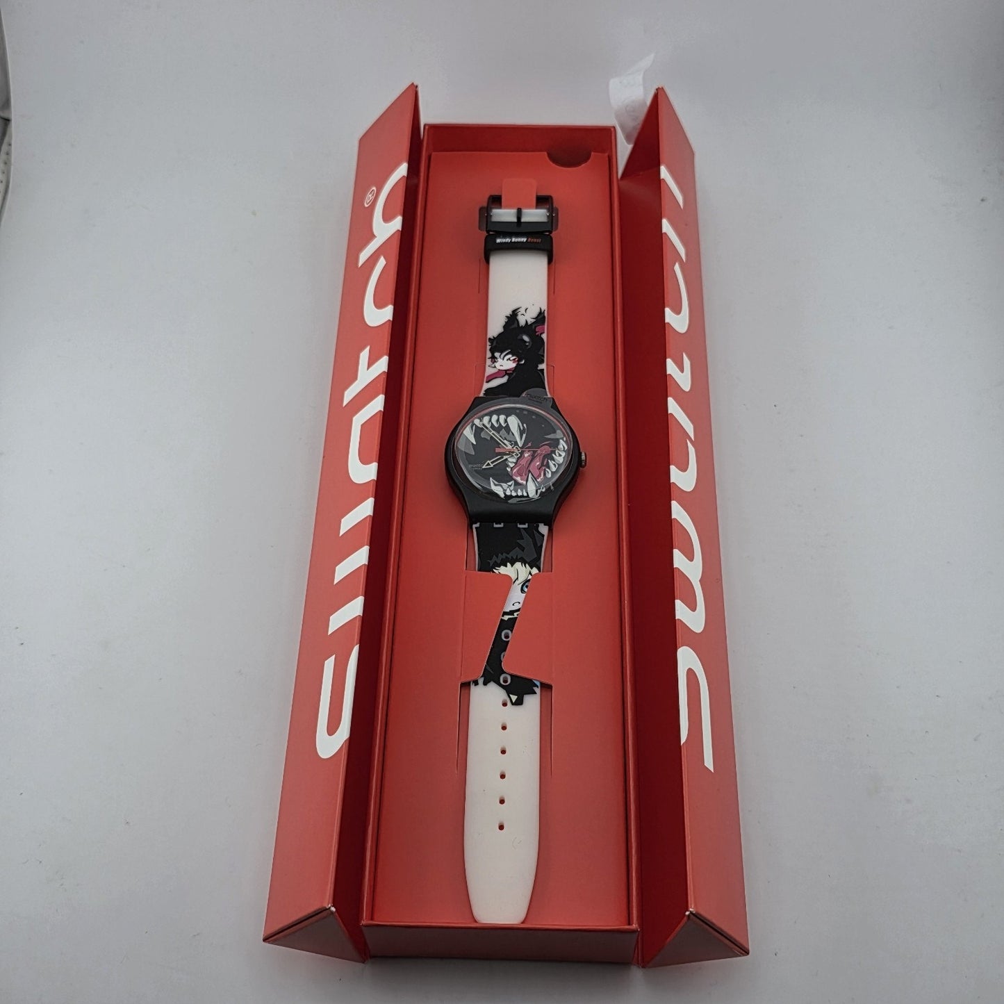 Swatch Originals WINDY BUNNY BEAST Anime Silicone Watch 41mm SUOZ112 New