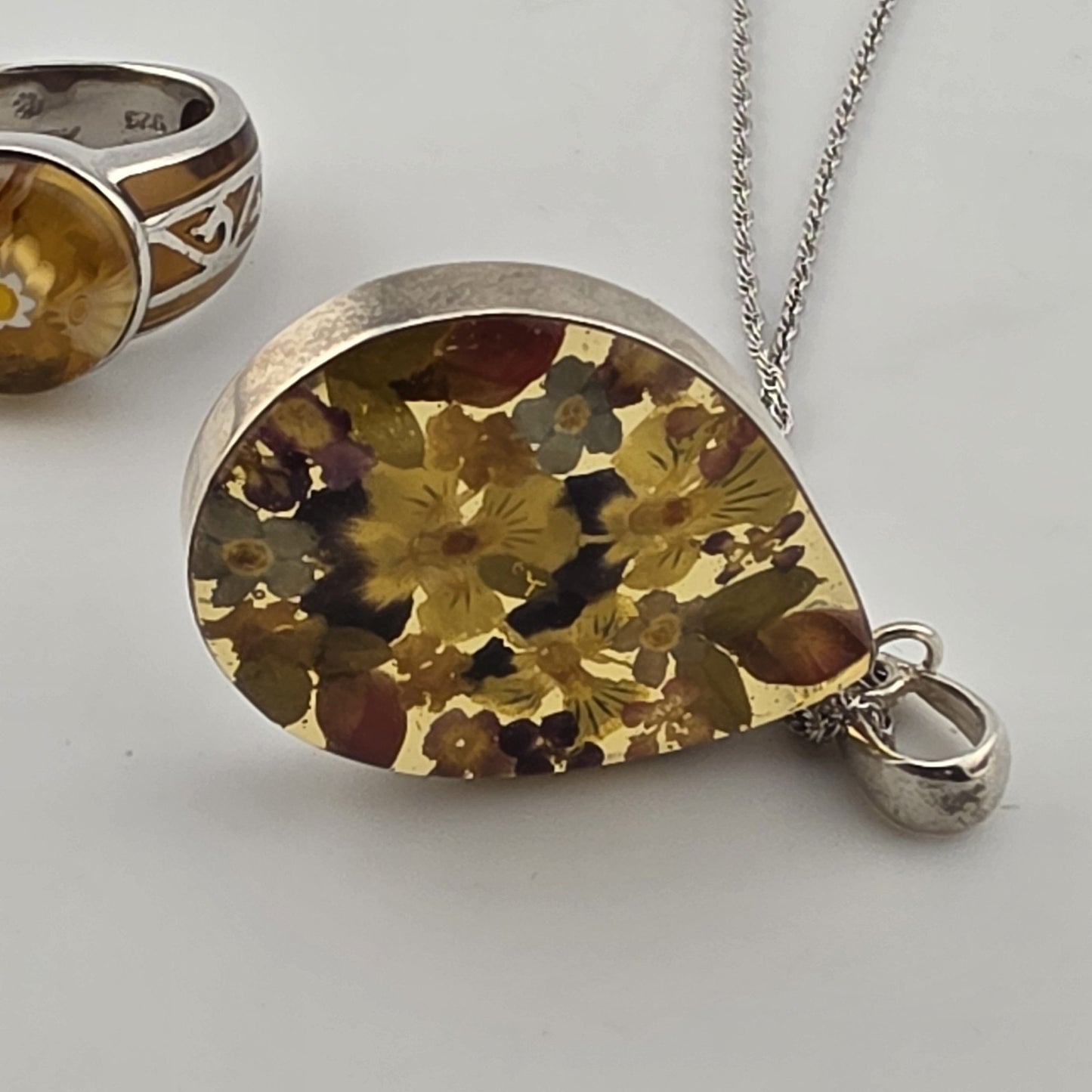 Vintage ATI Mexico 925 Sterling Silver Pressed Flower Resin Pendant Necklace 18
