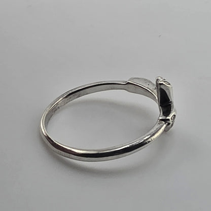 925 Sterling Silver Cross Ring Size 8 Clear Stones Dainty Religious Hearts Band