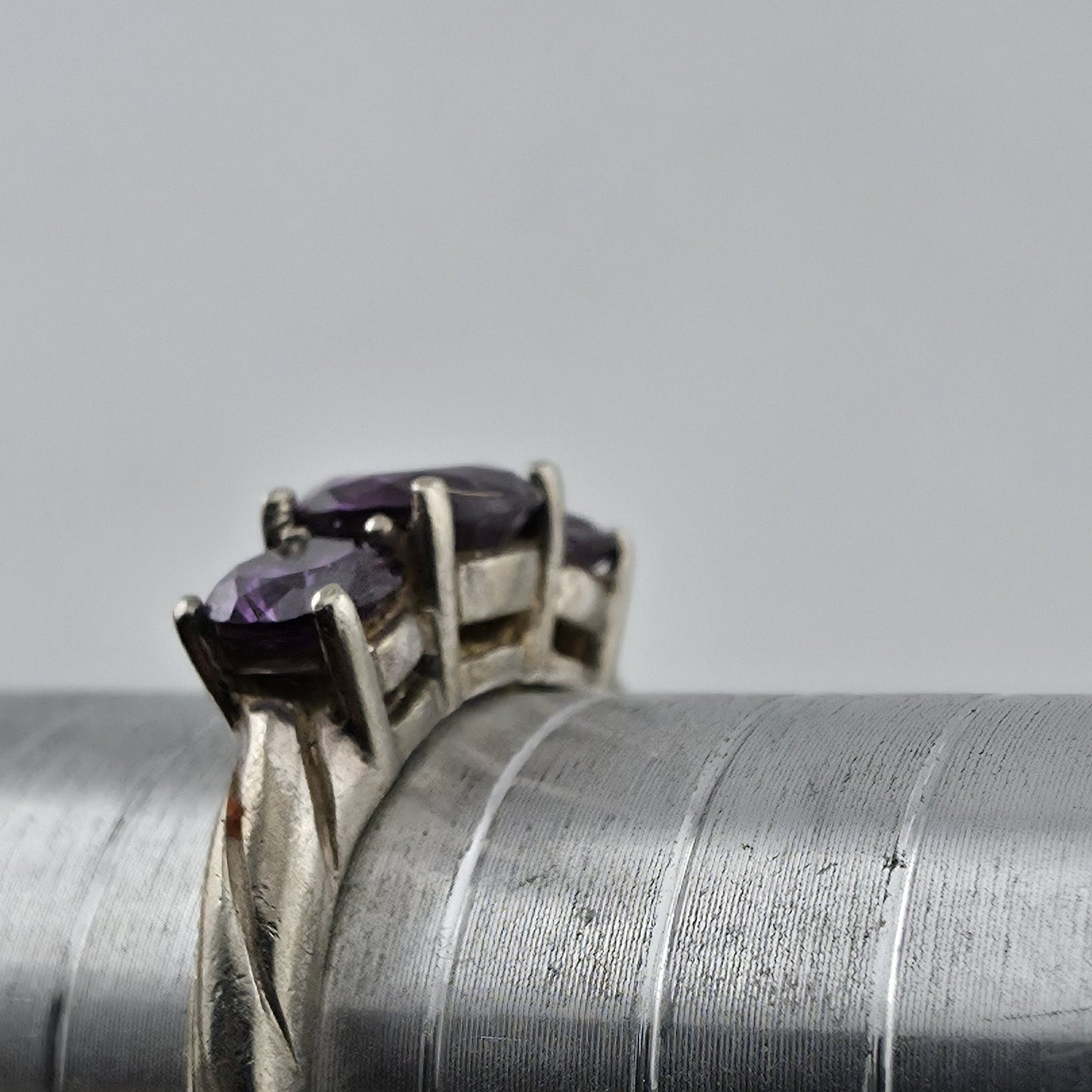 STERLING Silver RING 3 AMETHYST STONES Twist Band SZ 9 NF