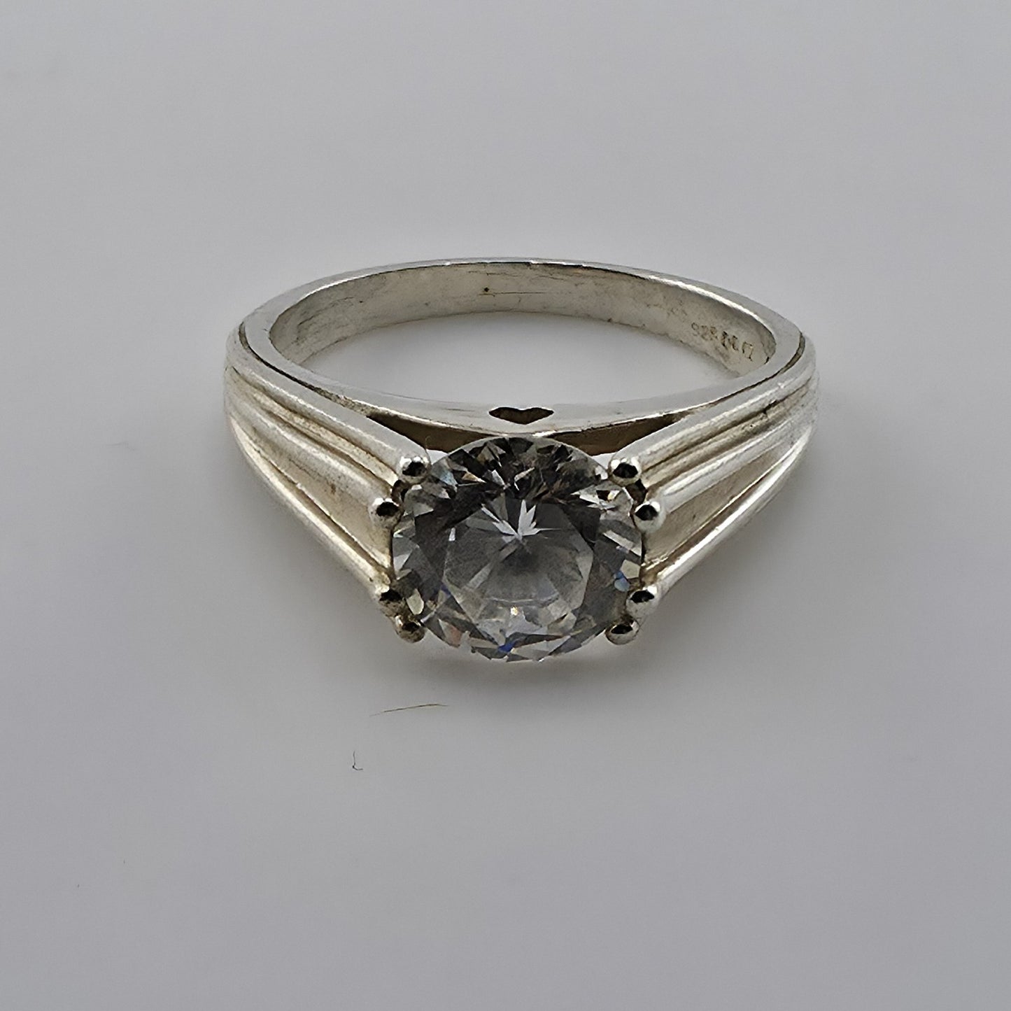 Sterling Silver 925 CZ Solitaire Ring Round Stone Modern Band Size 8.75 Heart