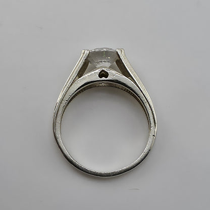 Sterling Silver 925 CZ Solitaire Ring Round Stone Modern Band Size 8.75 Heart