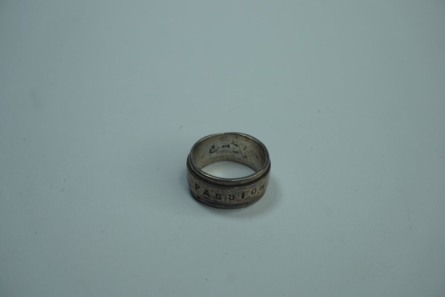 Passion Ring 925 Sterling Silver Size 8 10.4g Engraved Band Aged Patina