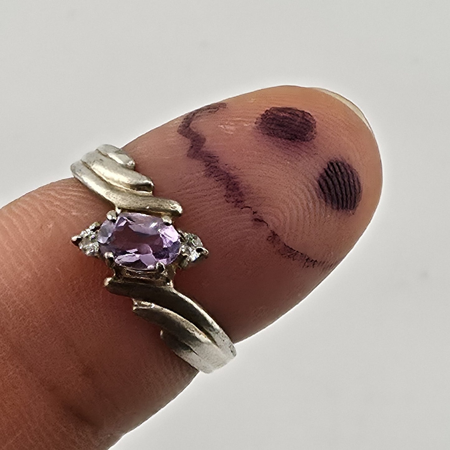 Sterling Silver 925 Amethyst Ring CZ Accent Swirl Band Vintage Size 7.25