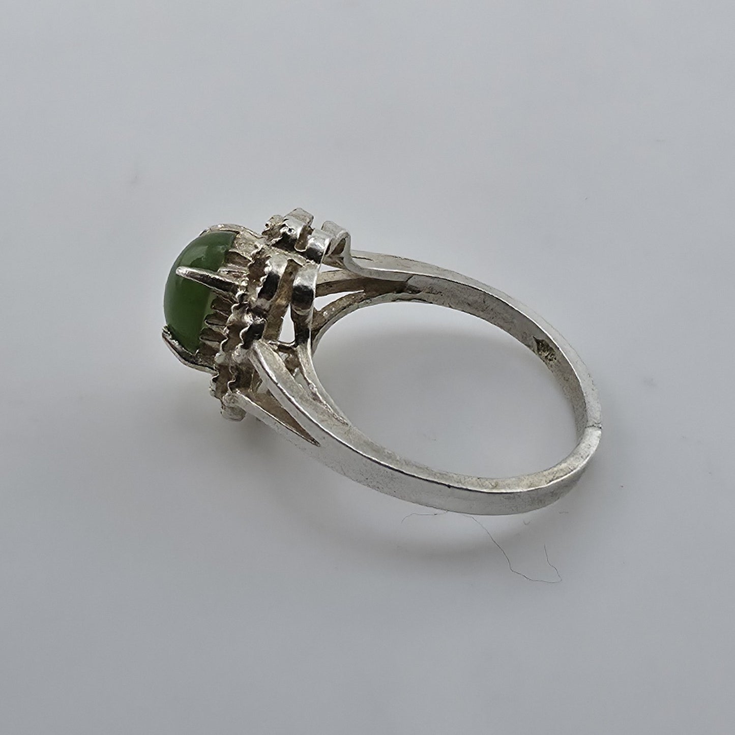 Sterling Silver Ring Green Jade Stone Filigree Halo Vintage 925 Size 6