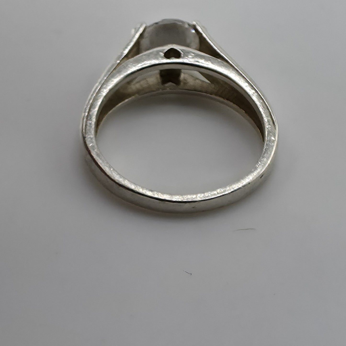 Sterling Silver 925 CZ Solitaire Ring Round Stone Modern Band Size 8.75 Heart