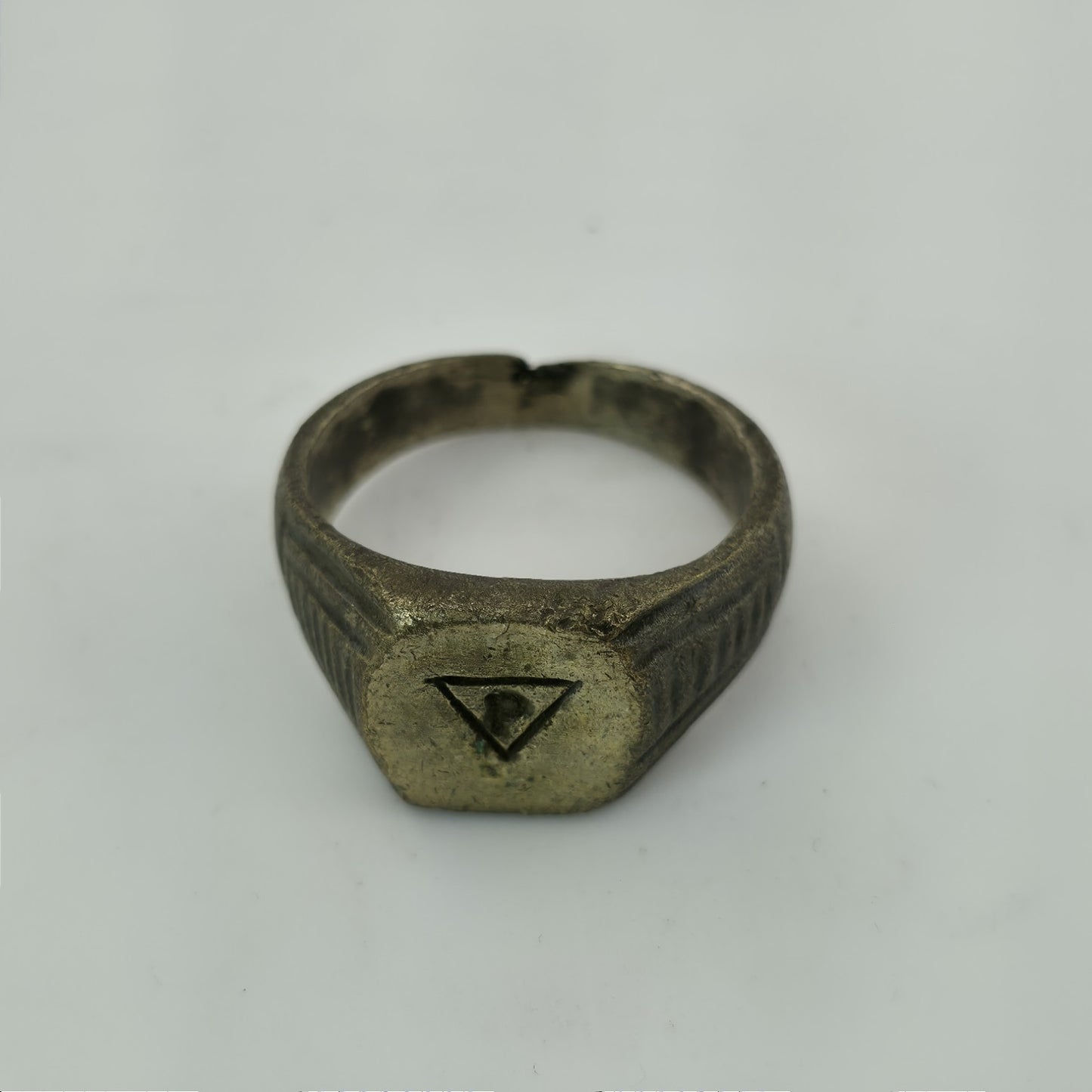 WWII Poland “P” Signet Ring Brass Size 10 Heavy Wear Wartime Military Jewelry bg