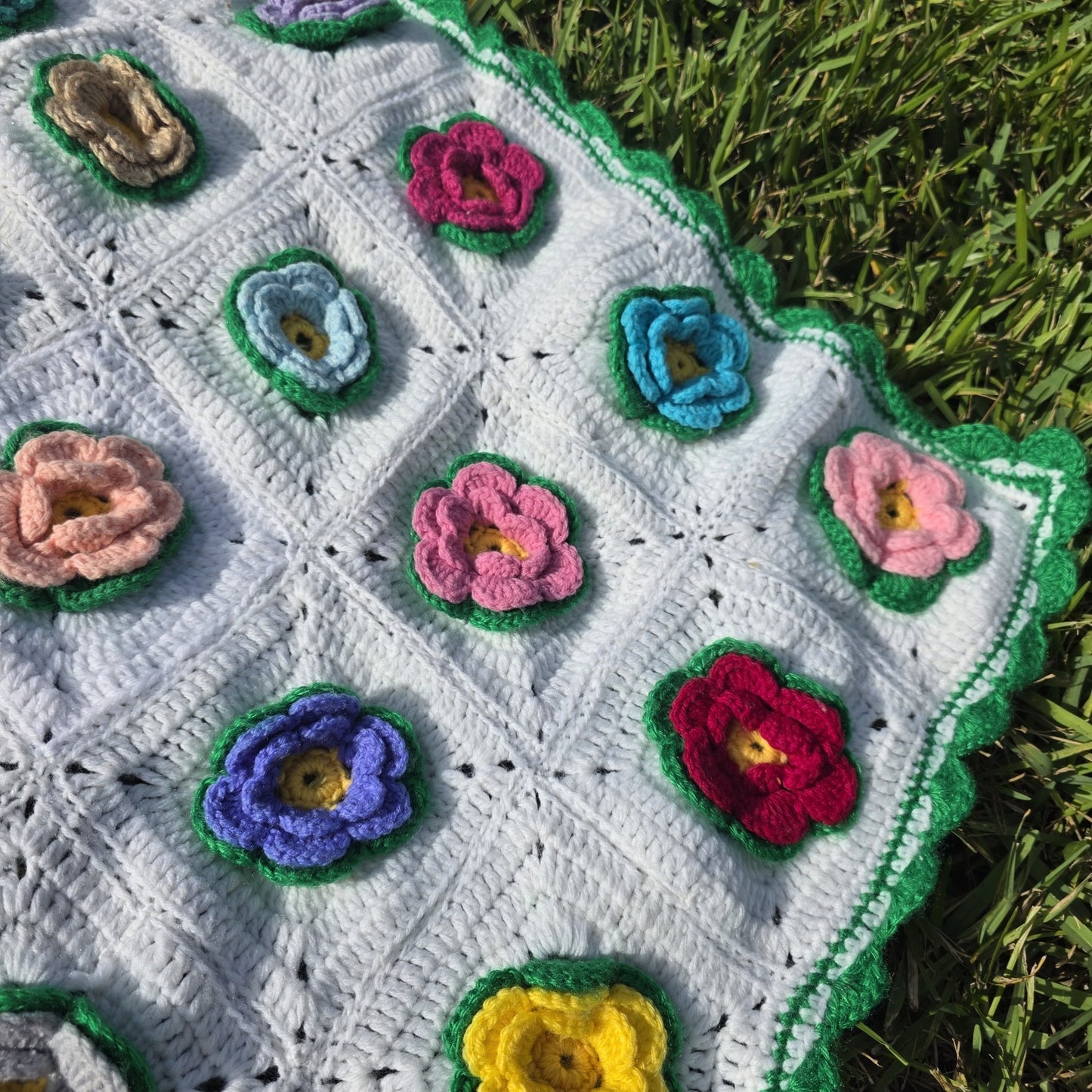 Vintage 70s Handmade 3D Rose Afghan Throw Blanket Granny 35x48 Floral Crochet