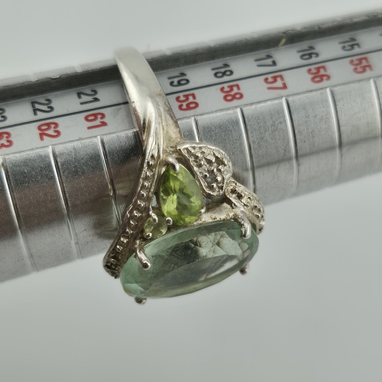 925 Sterling Silver Ring Size 9 Oval aquamarine blue / Peridot Green Stones