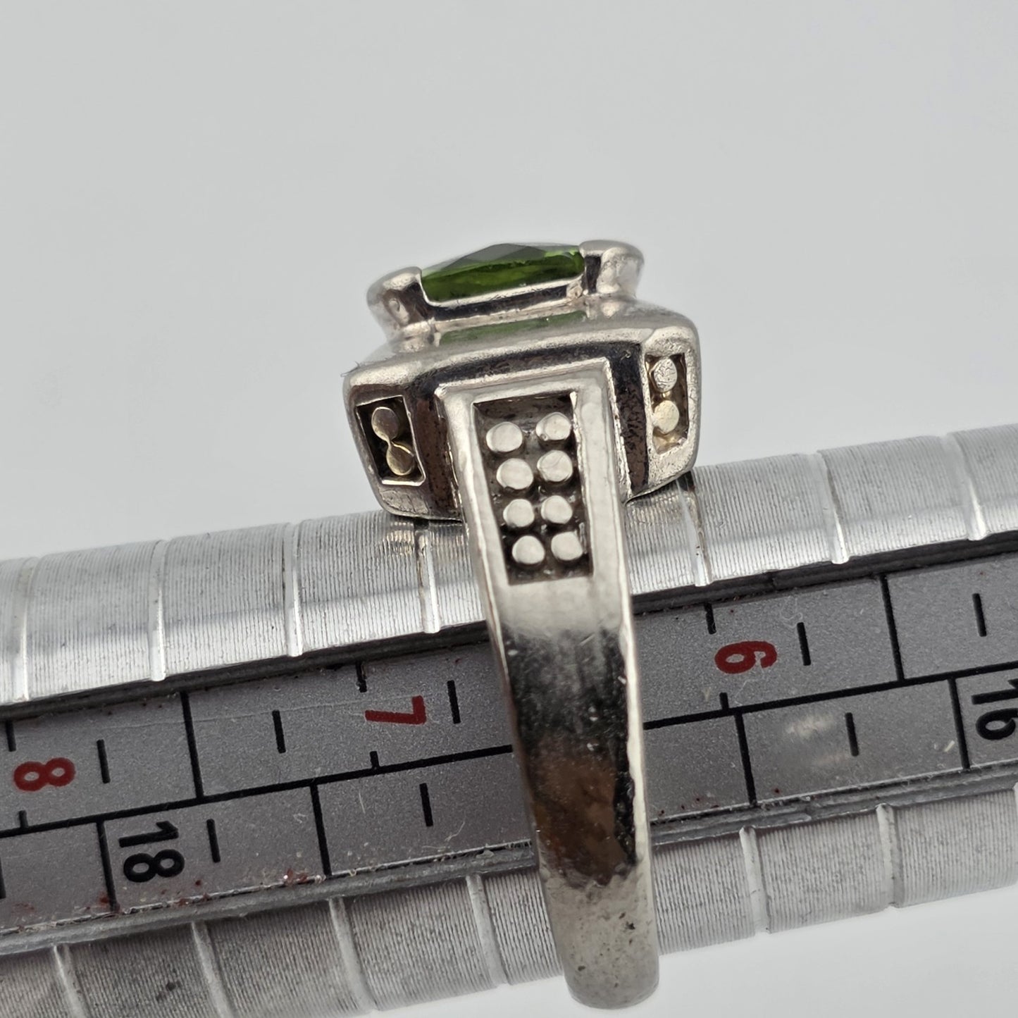 .925 Sterling Silver Ring  Oval Cut  Green Stone Solitaire Vintage Size 6.5