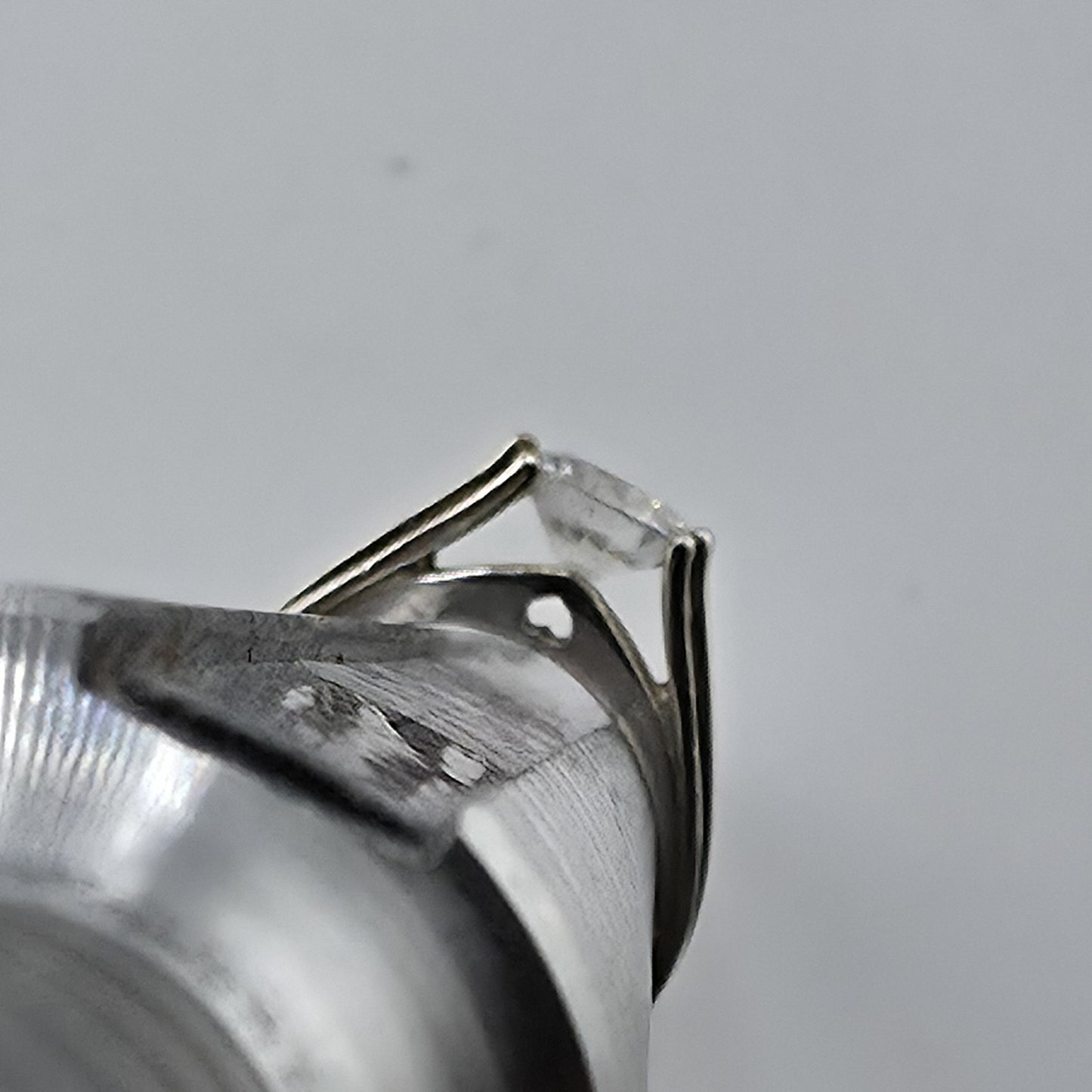 Sterling Silver 925 CZ Solitaire Ring Round Stone Modern Band Size 8.75 Heart