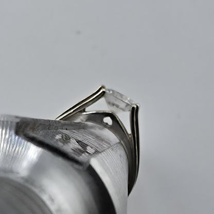 Sterling Silver 925 CZ Solitaire Ring Round Stone Modern Band Size 8.75 Heart