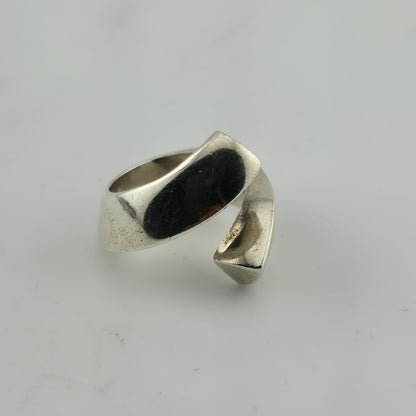 Vintage Ring Sterling Silver Modernist Bypass Size 7 Bold Abstract MCM 925