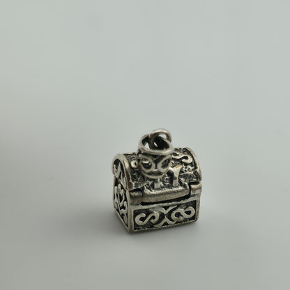 Sterling Silver Pendant Vintage Scroll Treasure Box  .925 Vintage