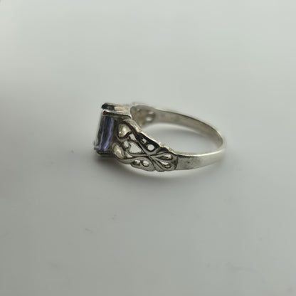 sterling silver Ring Purple amethyst Oval Stone Filigee Open Work Band size 5.25