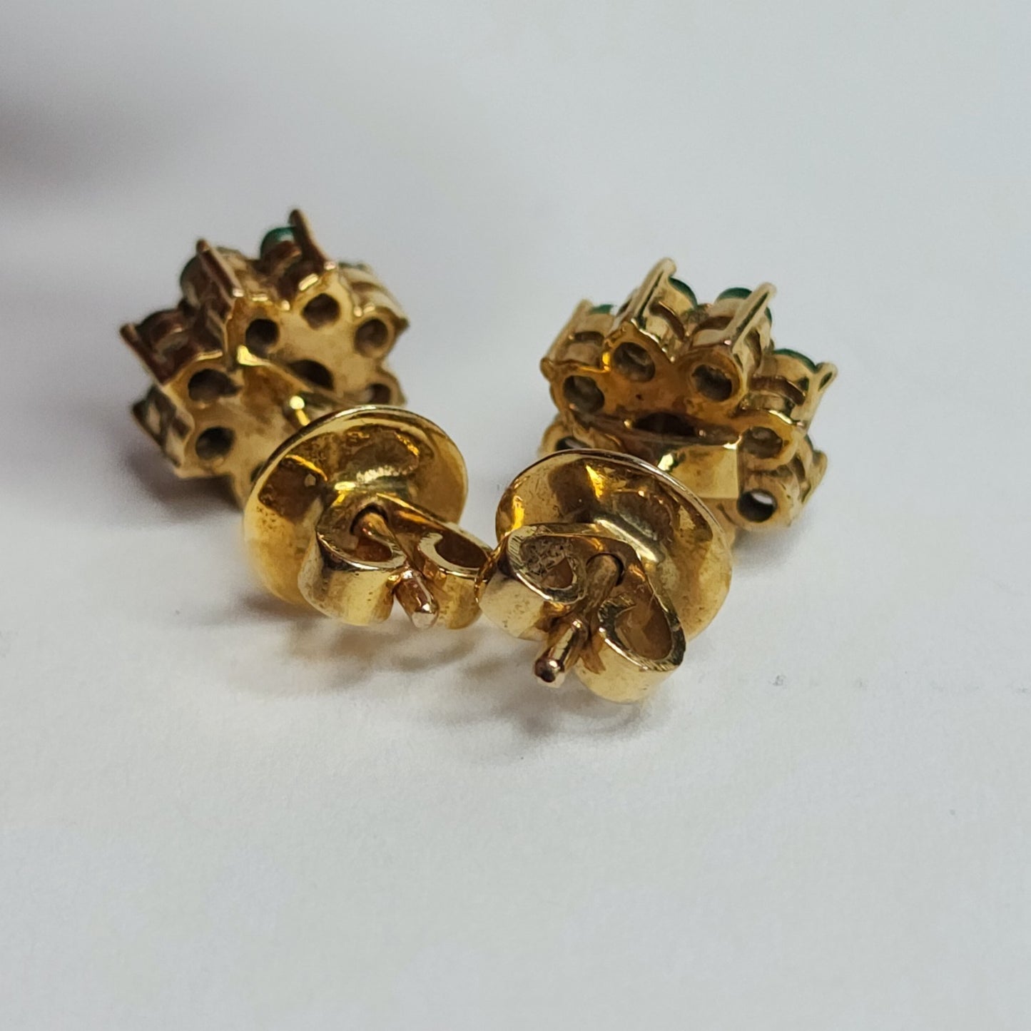 14K Yellow Gold Earrings White Pearls Flower Green Stones Stud 9mm 585