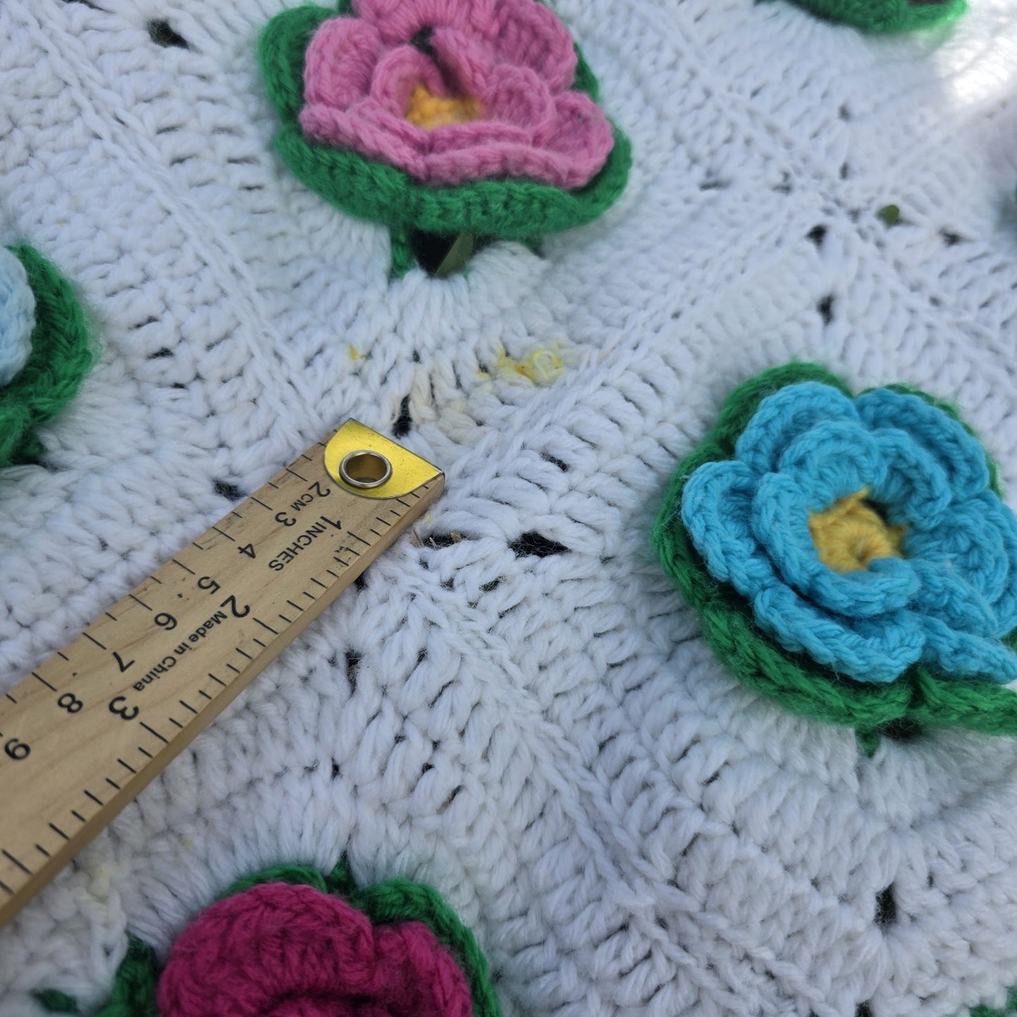 Vintage 70s Handmade 3D Rose Afghan Throw Blanket Granny 35x48 Floral Crochet