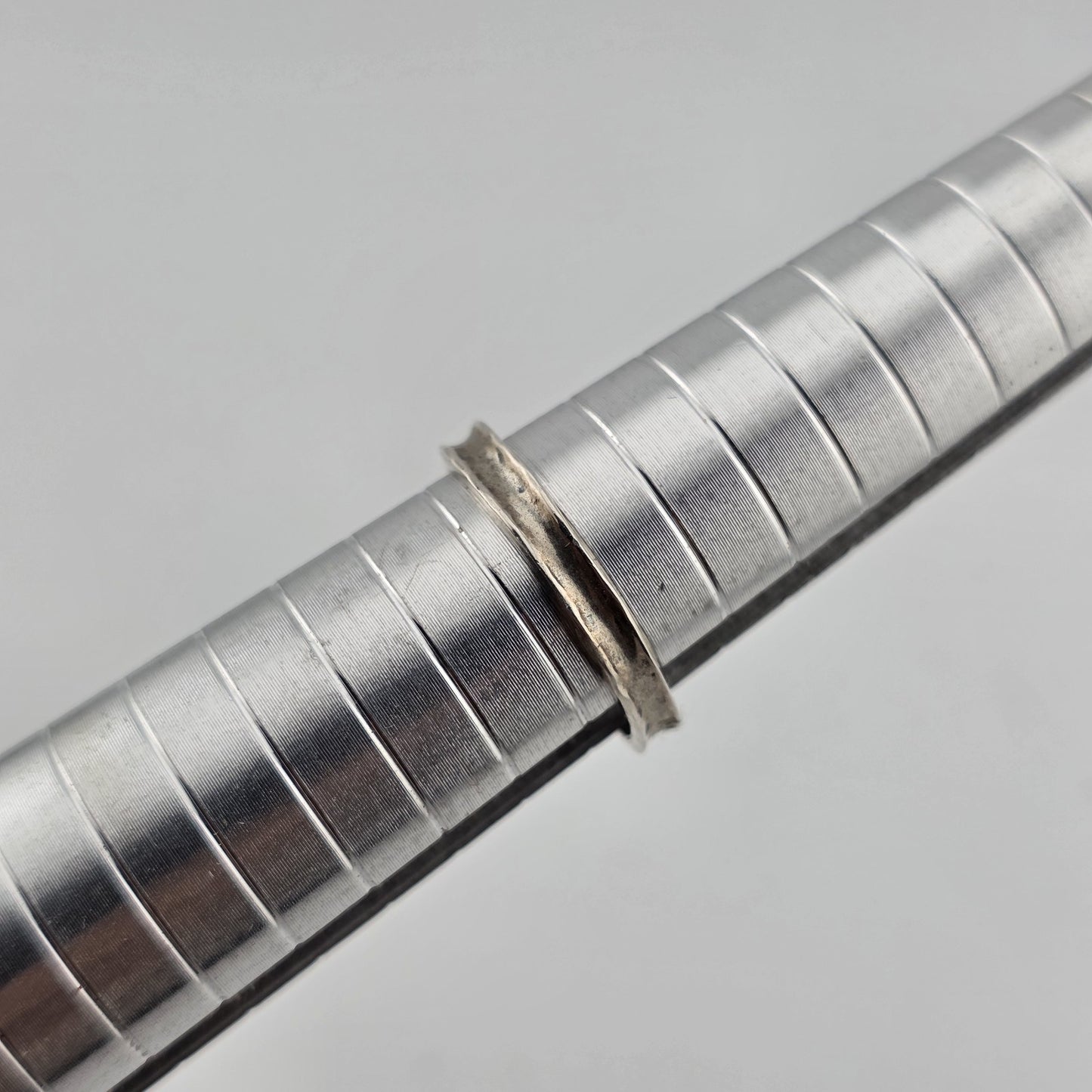 SILPADA RING STERLING 925 HAMMERED STACKABLE CONCAVE SIZE 7