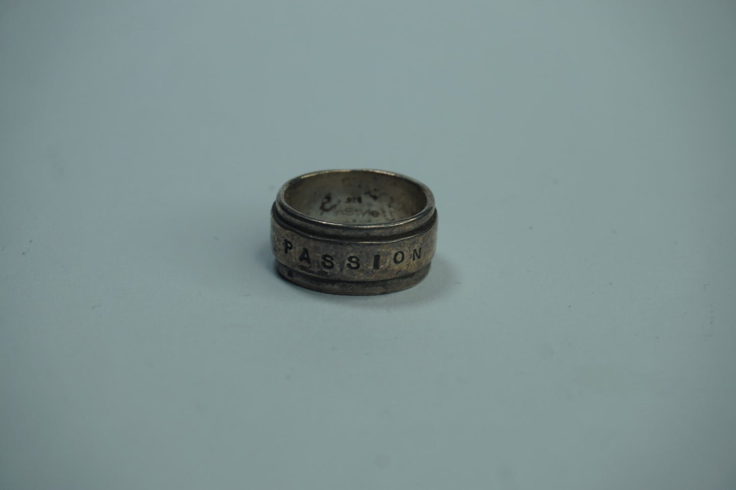 Passion Ring 925 Sterling Silver Size 8 10.4g Engraved Band Aged Patina