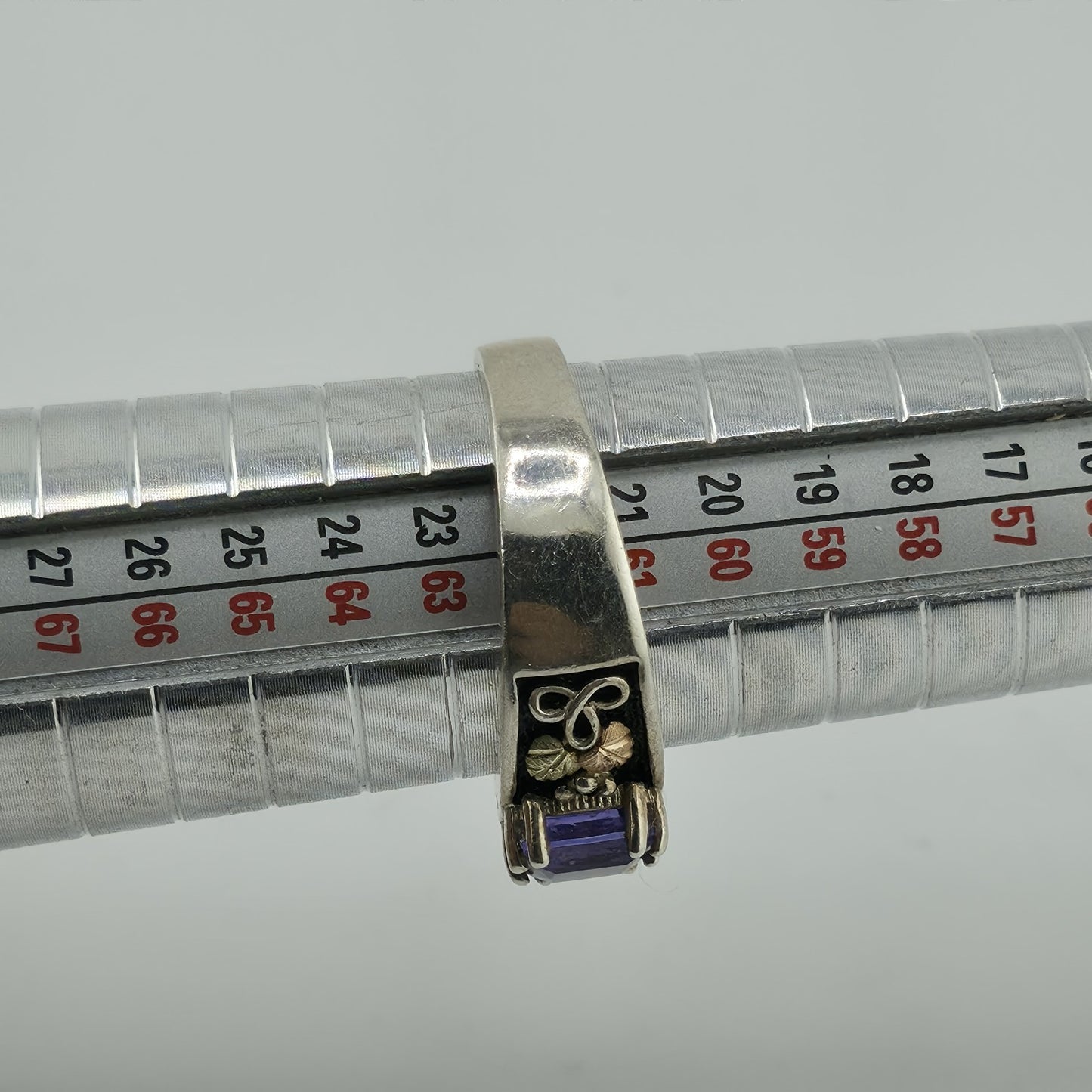 Black Hills Gold Ring Amethyst sterling silver 12k Gold Leaves Size 10 Vintage