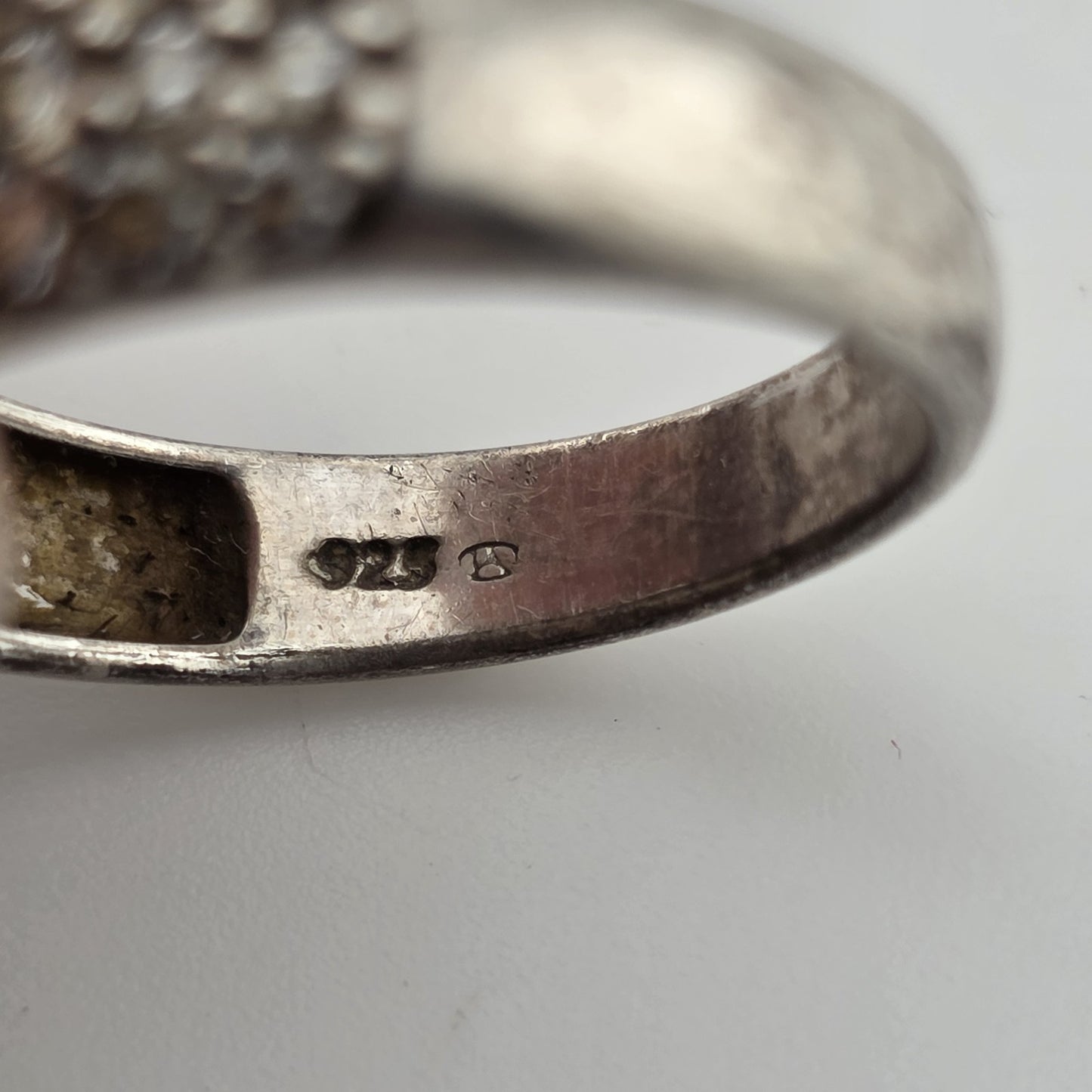 925 Sterling Silver Ring white Stone Vintage Band  Size 9