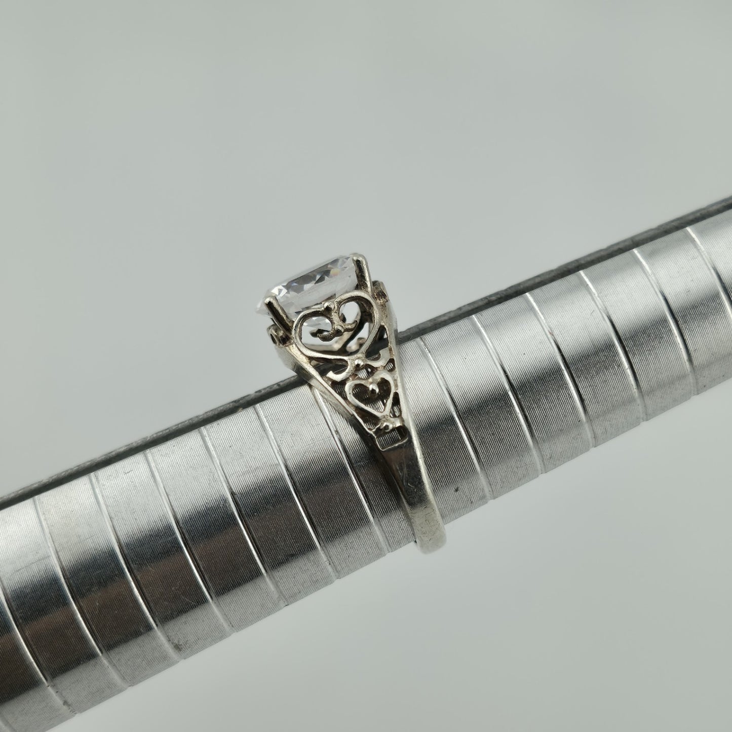 Chateau D'Argent Ring 2.5ct Zirconia Sterling Silver 6.75 Vintage HeartOpen Work