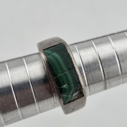 Ring Modernist Sterling Silver green Malachite Band  7 Chipped Stone Vintage