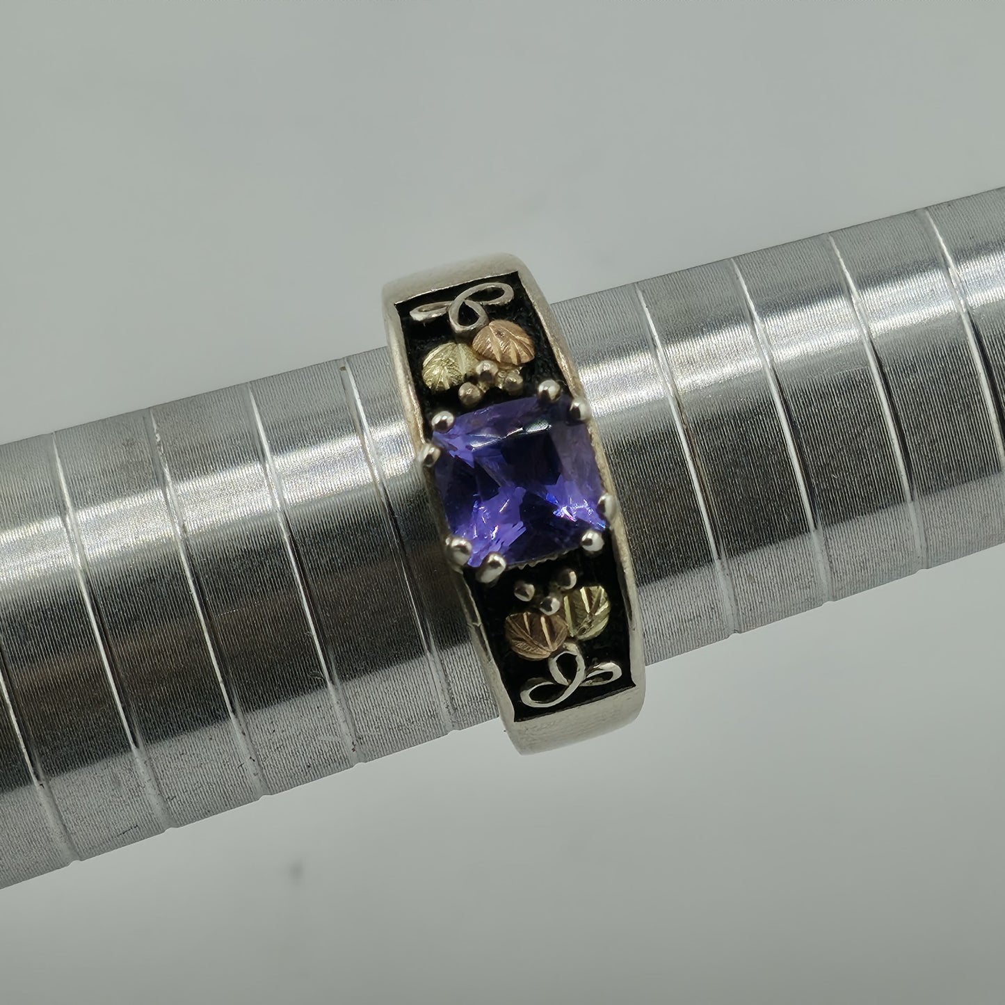 Black Hills Gold Ring Amethyst sterling silver 12k Gold Leaves Size 10 Vintage