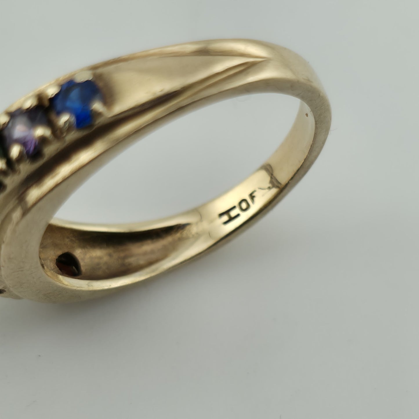 10k Yellow Gold Ring 9 Stones Rainbow Mothers Grandmother Mom Size 6 HOF Vintage