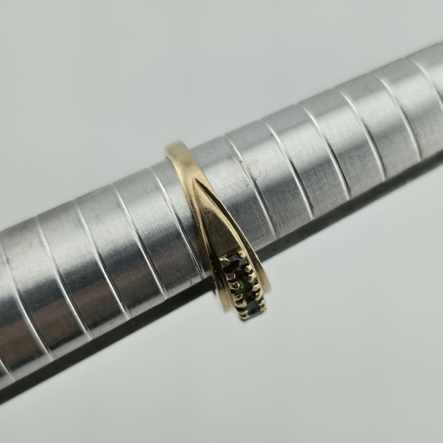 10k Yellow Gold Ring 9 Stones Rainbow Mothers Grandmother Mom Size 6 HOF Vintage