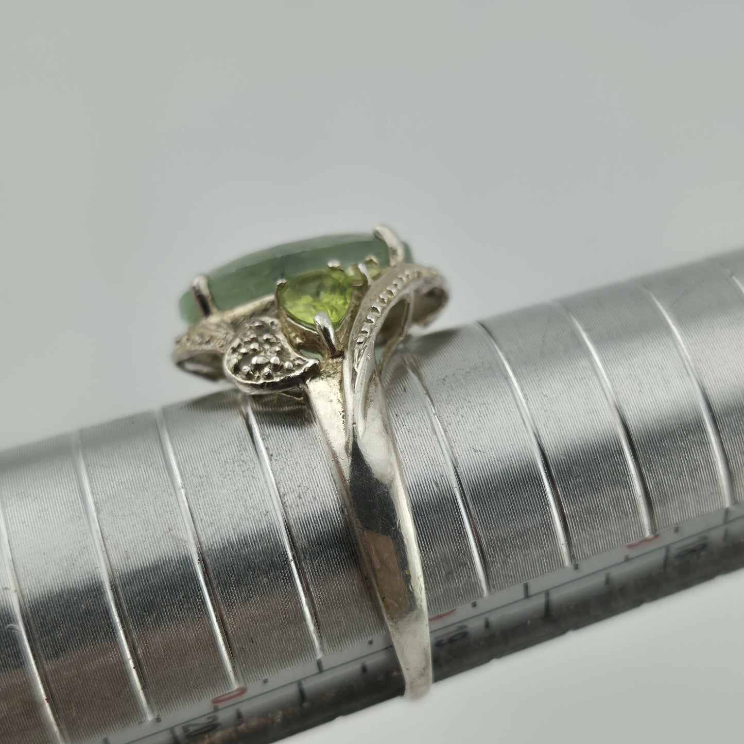 925 Sterling Silver Ring Size 9 Oval aquamarine blue / Peridot Green Stones