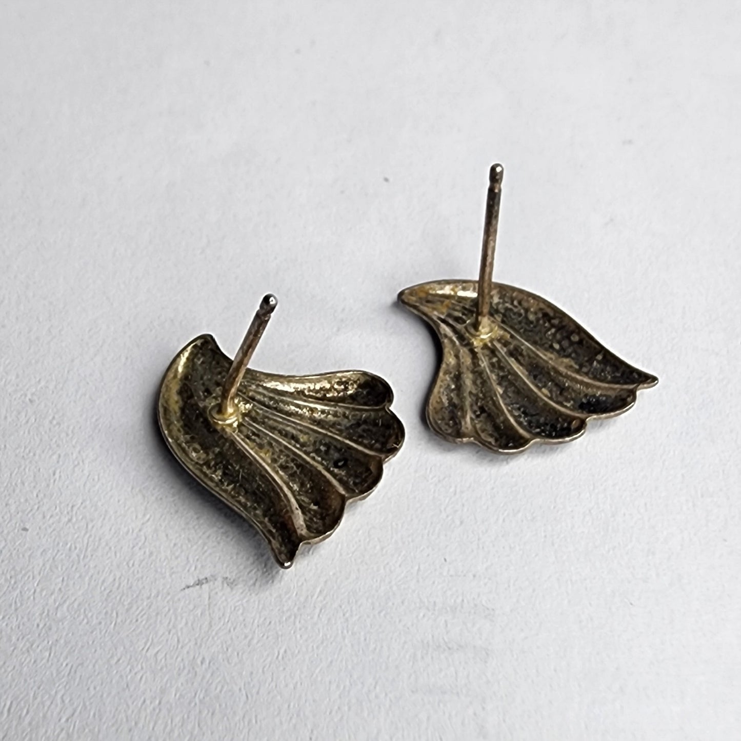 Vintage Sterling Silver 925 Ribbed Curved Fan Wings Triangle Stud Post Earrings