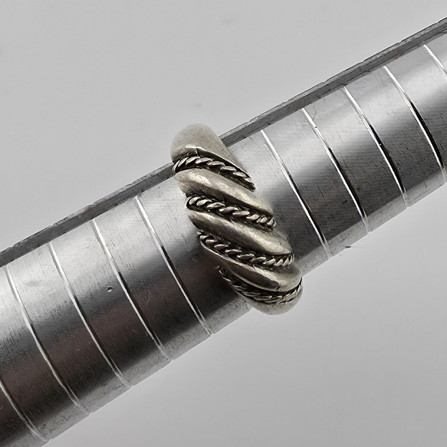Vintage 925 Sterling Silver Twisted Rope Ring Women’s Statement Band Size 7.25