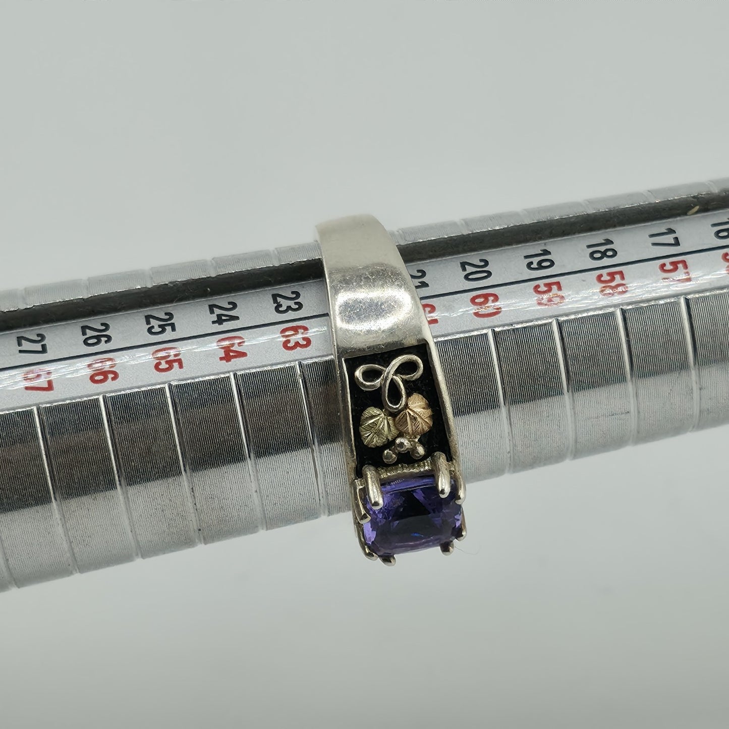 Black Hills Gold Ring Amethyst sterling silver 12k Gold Leaves Size 10 Vintage