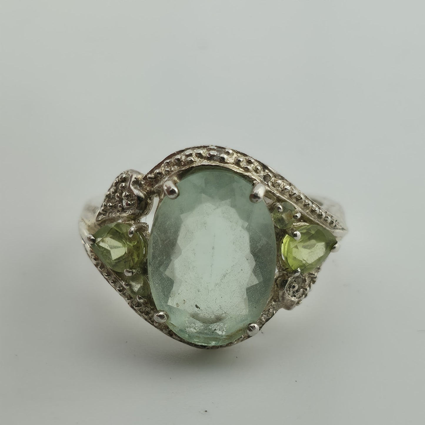 925 Sterling Silver Ring Size 9 Oval aquamarine blue / Peridot Green Stones