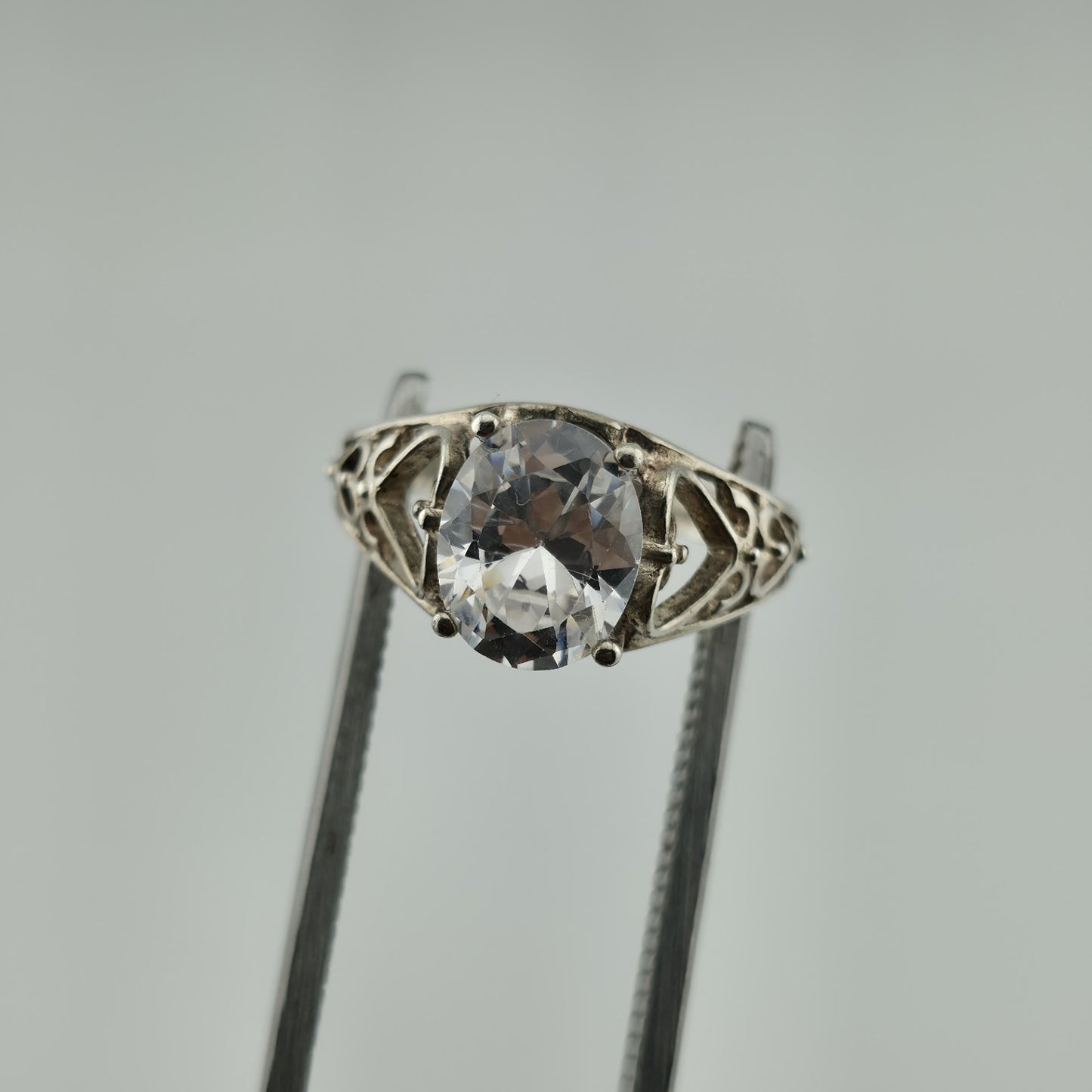 Chateau D'Argent Ring 2.5ct Zirconia Sterling Silver 6.75 Vintage HeartOpen Work