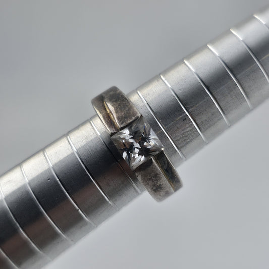 Sterling Silver Ring Solitaire Colorless Stone Size 7 Patina 925