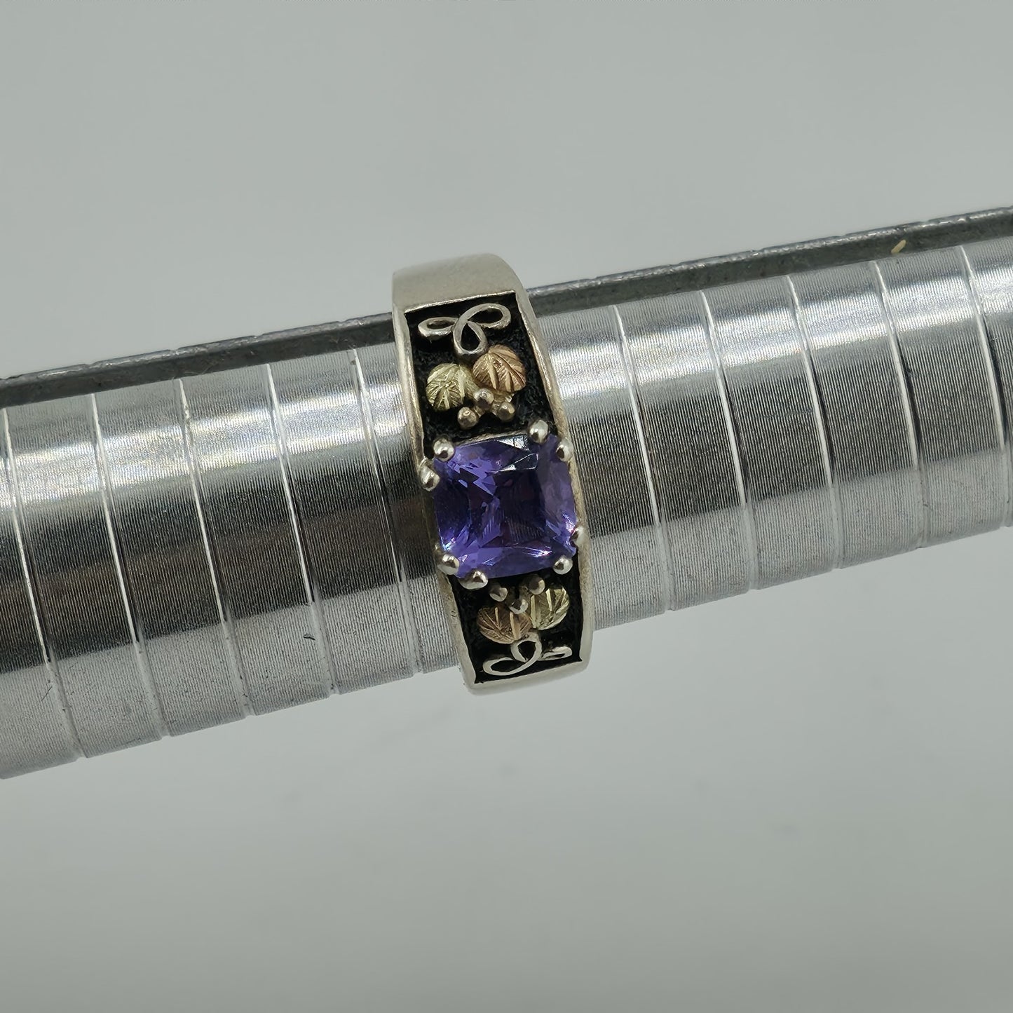 Black Hills Gold Ring Amethyst sterling silver 12k Gold Leaves Size 10 Vintage