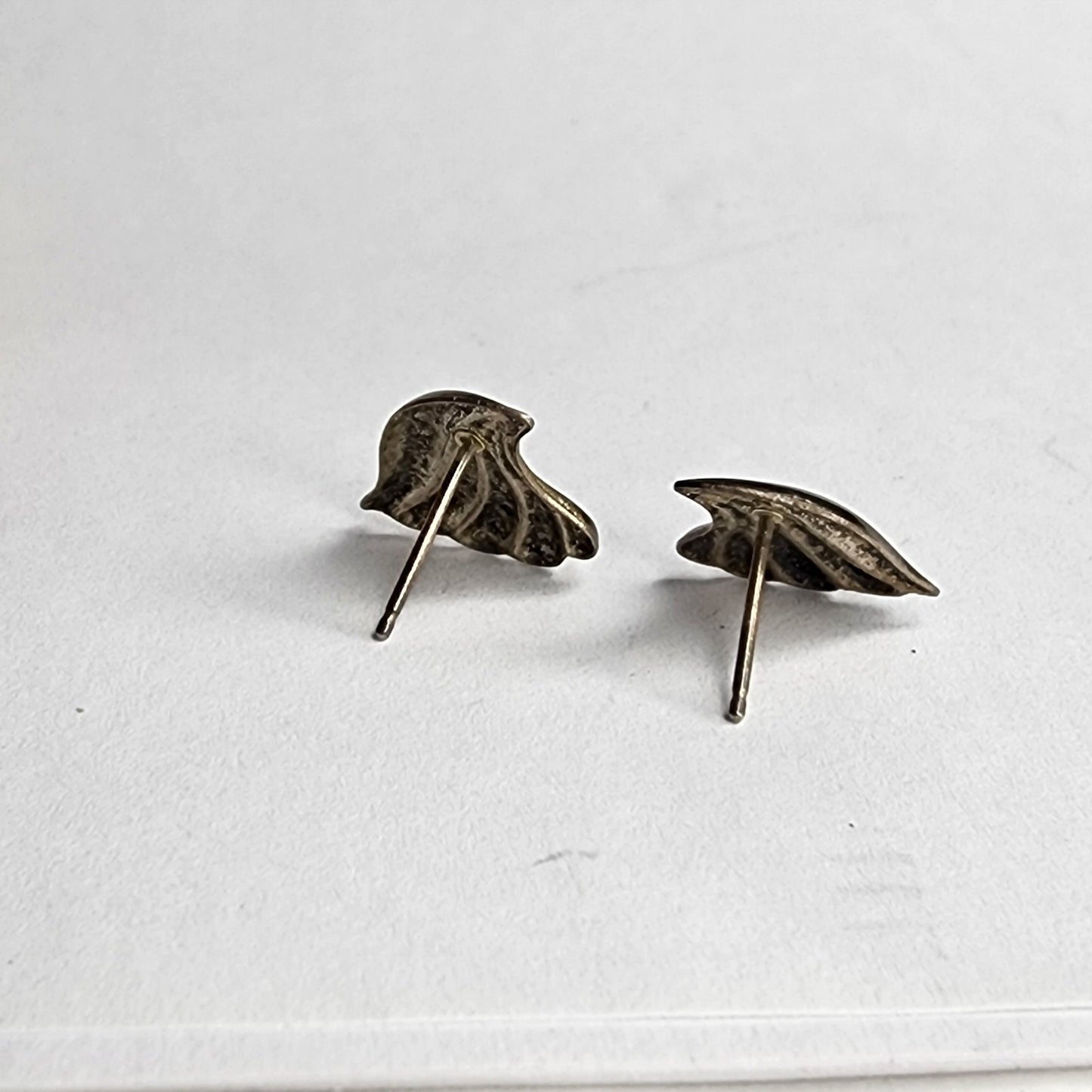 Vintage Sterling Silver 925 Ribbed Curved Fan Wings Triangle Stud Post Earrings