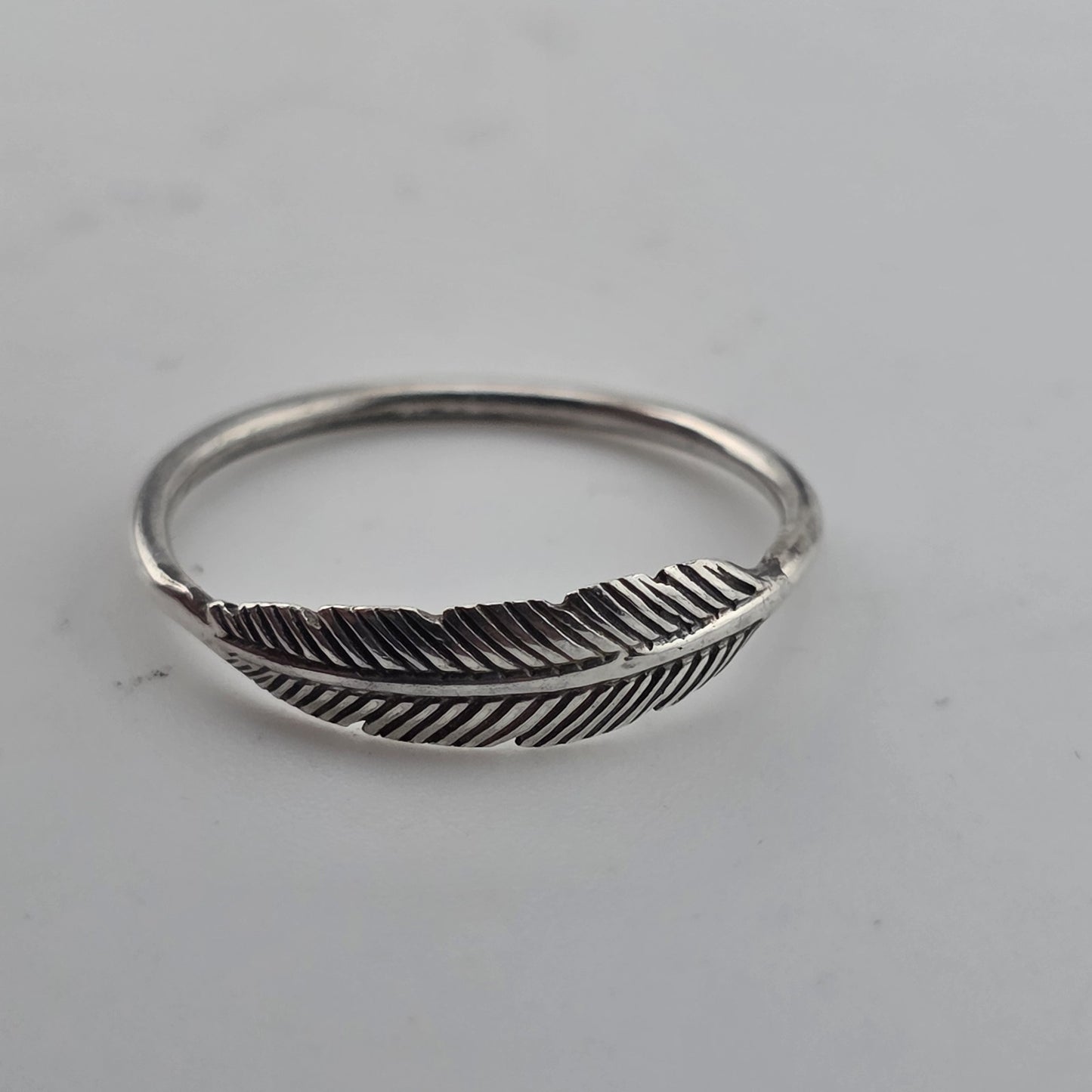 925 Sterling Silver Ring Tiny Feather Dainty Boho Minimalist Jewelry Size 5.75