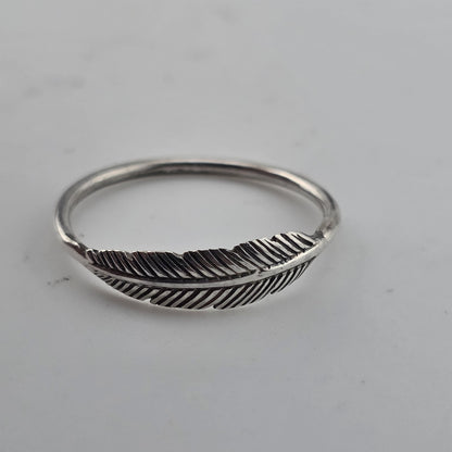 925 Sterling Silver Ring Tiny Feather Dainty Boho Minimalist Jewelry Size 5.75