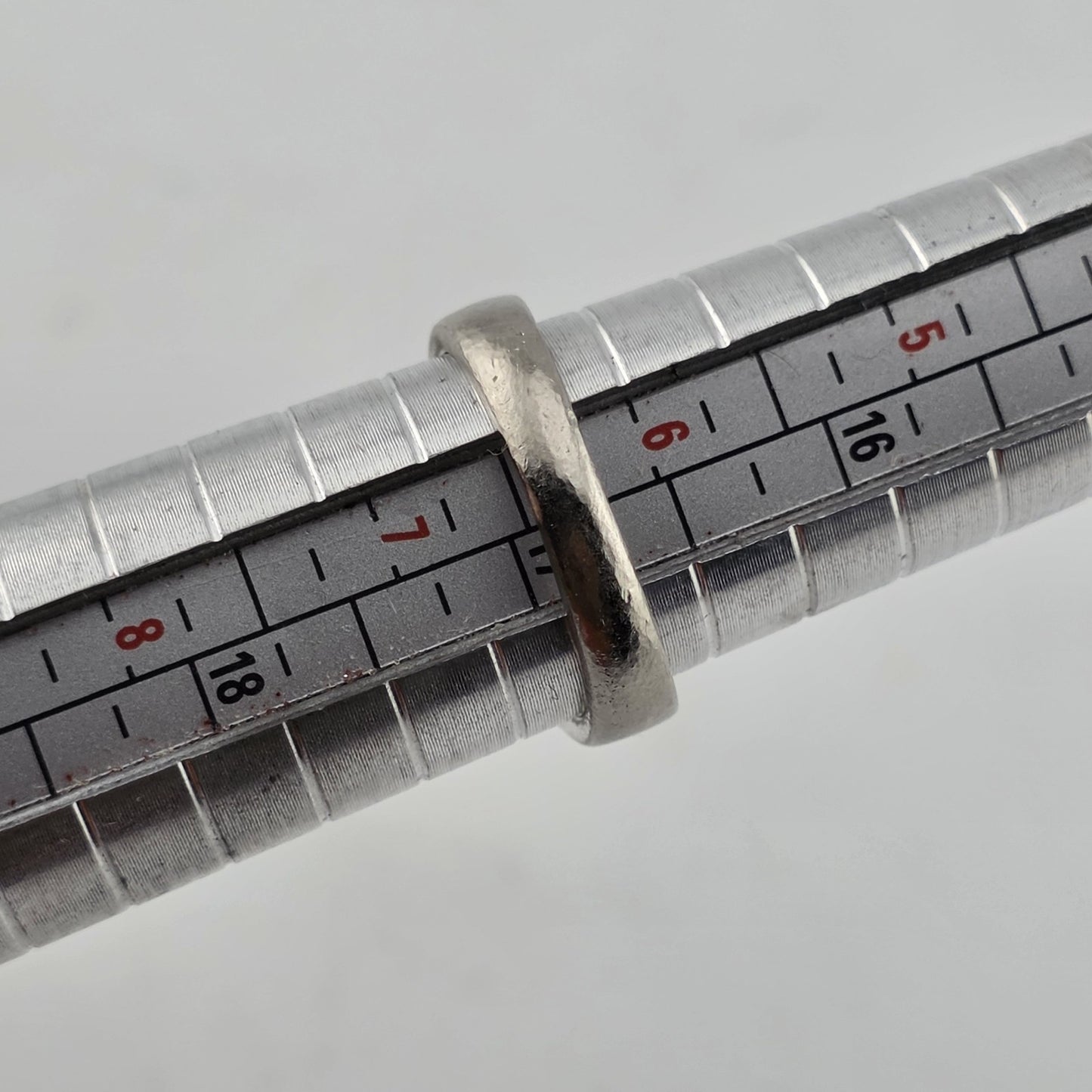 .925 Sterling Silver Ring  Oval Cut  Green Stone Solitaire Vintage Size 6.5