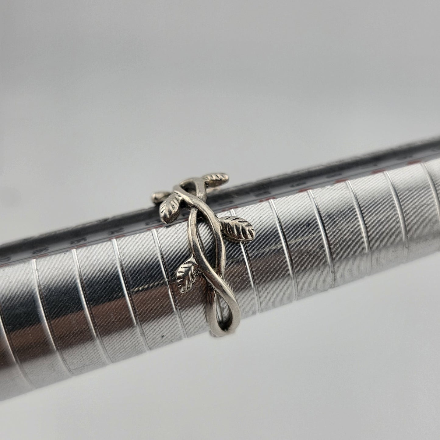 925 Sterling Silver Ring Olive Leaf Style Band 6 laurel branch design